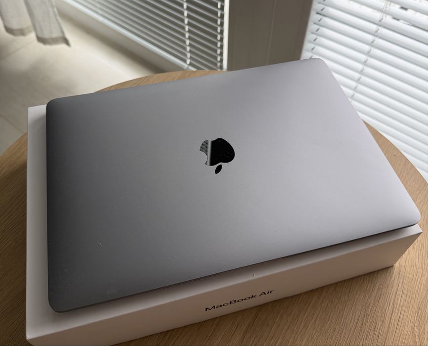 MacBook Air (M1)