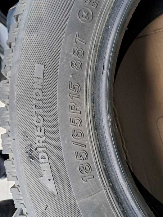 Продам зимнюю резину 185/65 R15