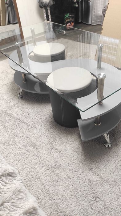 Журнальный стол,стеклянный.