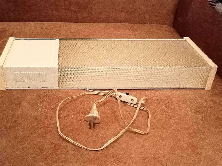 Светильник дневного света есть и  потолочный