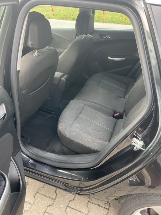Sprzedam Opel Astra J kombi Sports Tourer