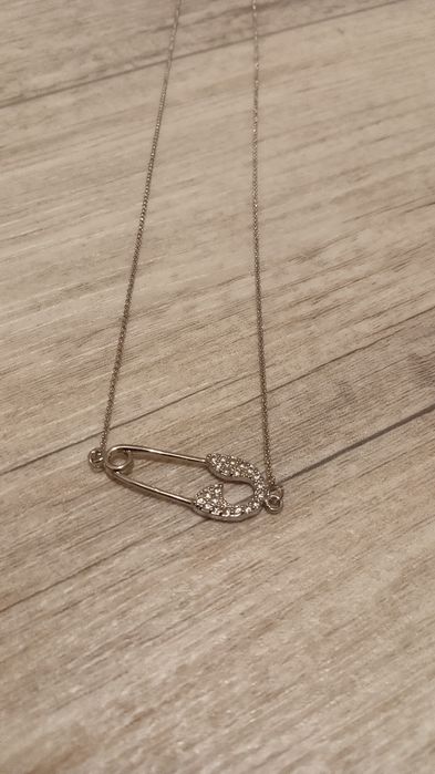 Цепочка и кулон.