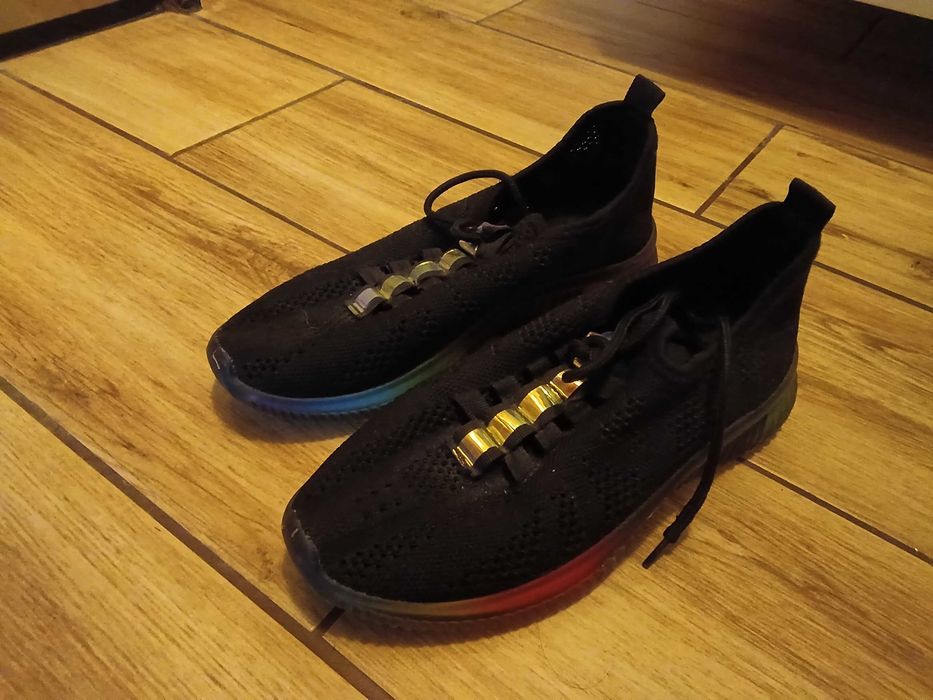 Buty damskie sportowe