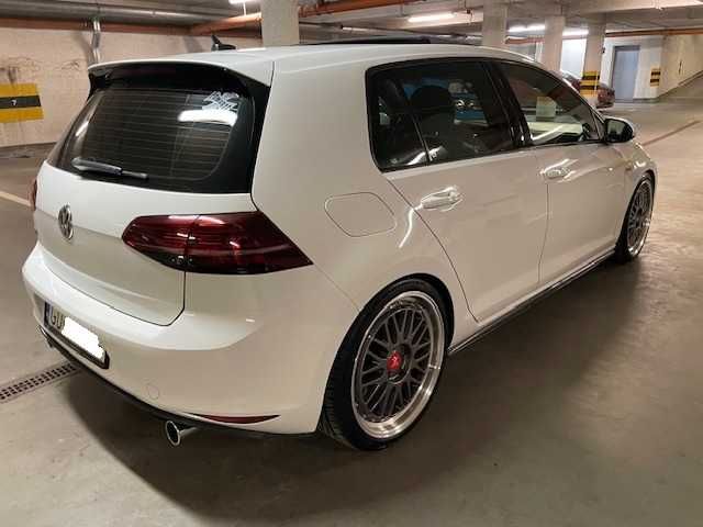 VW GOLF GTI Performance USA