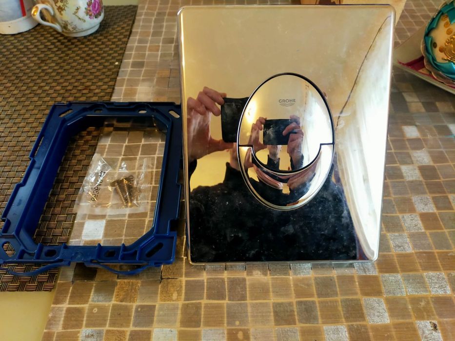 Sprzedam przycisk do spłuczki podtynkowej