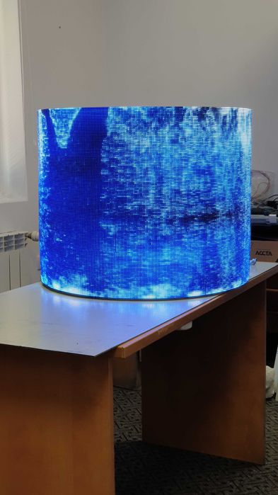 Світлодіодний екран з гнучких модулів у формі кола. LED екран