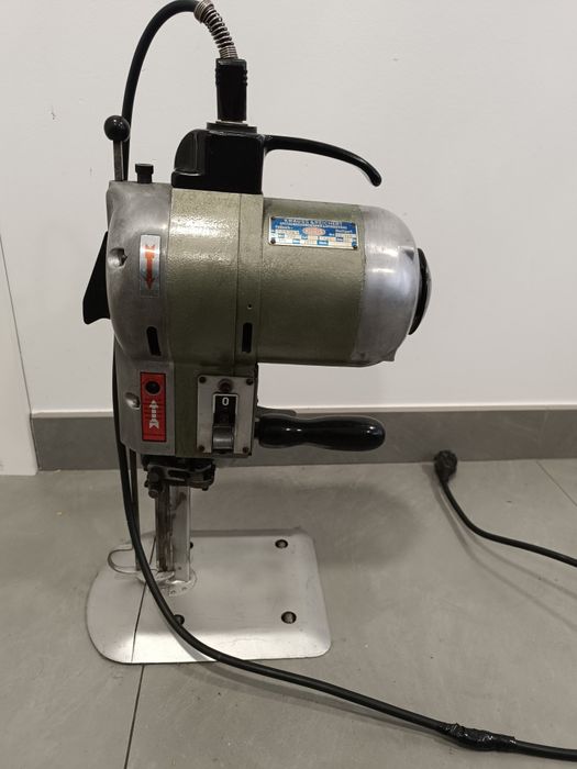 Máquina de Corte de Tecidos Krauss & Reichert (Usada, a Funcionar)