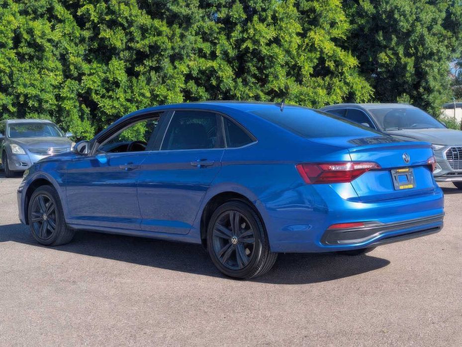 Volkswagen Jetta      2022