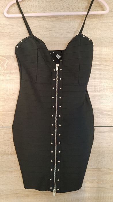 Sukienka dopasowana M/L