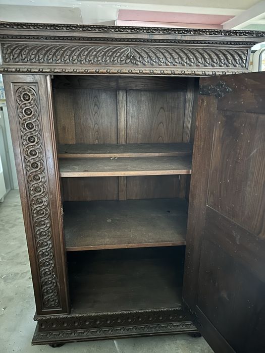 Móvel Vintage em madeira trabalhada