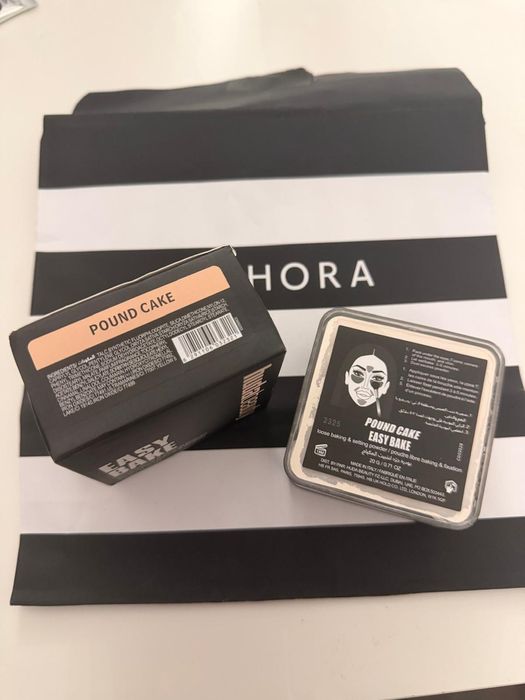 Nowy puder huda beauty odcień pound cake 20 gram pełnowymiarowy