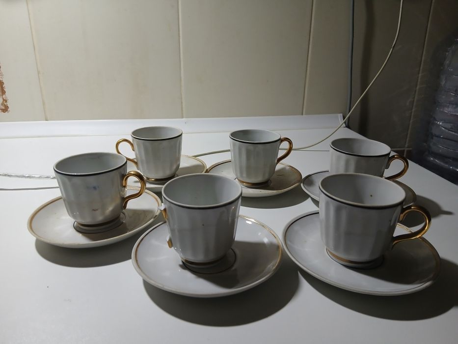 Сервізи чайні та кавові.Всі по 100 грн