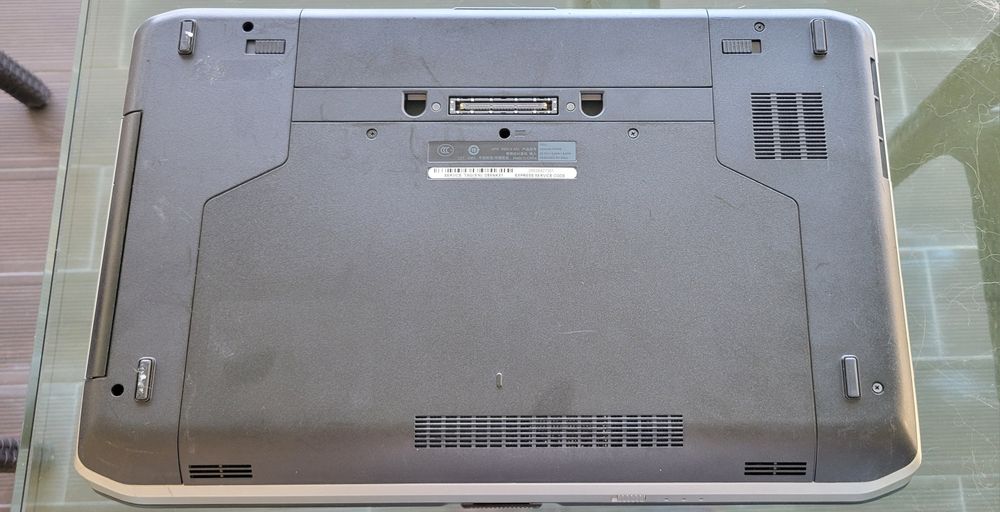 Portátil Dell latitude e553064584774862465122