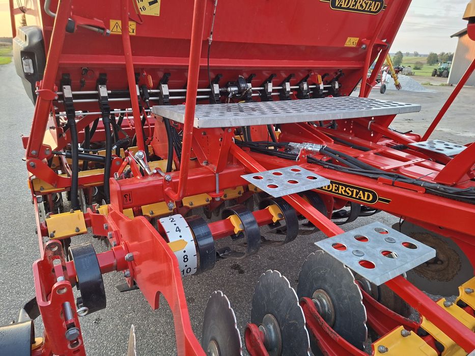 Vaderstad Rapid 300C, 2021r, 455ha, podsiewacz nawozu