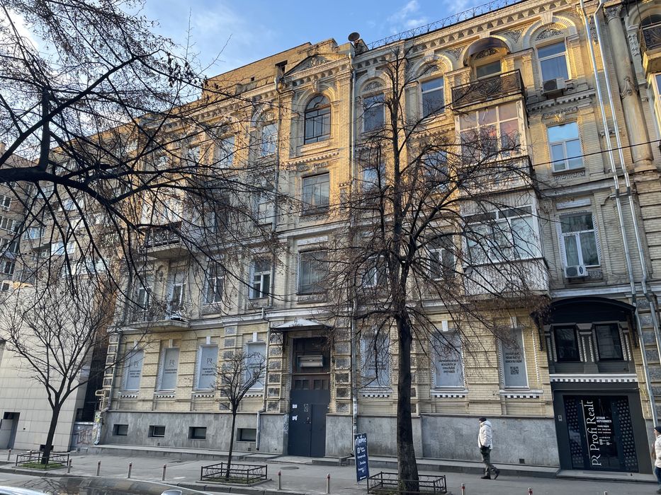 Олеся Гончара Золоті Ворота 3кімн квартира з ремонтом