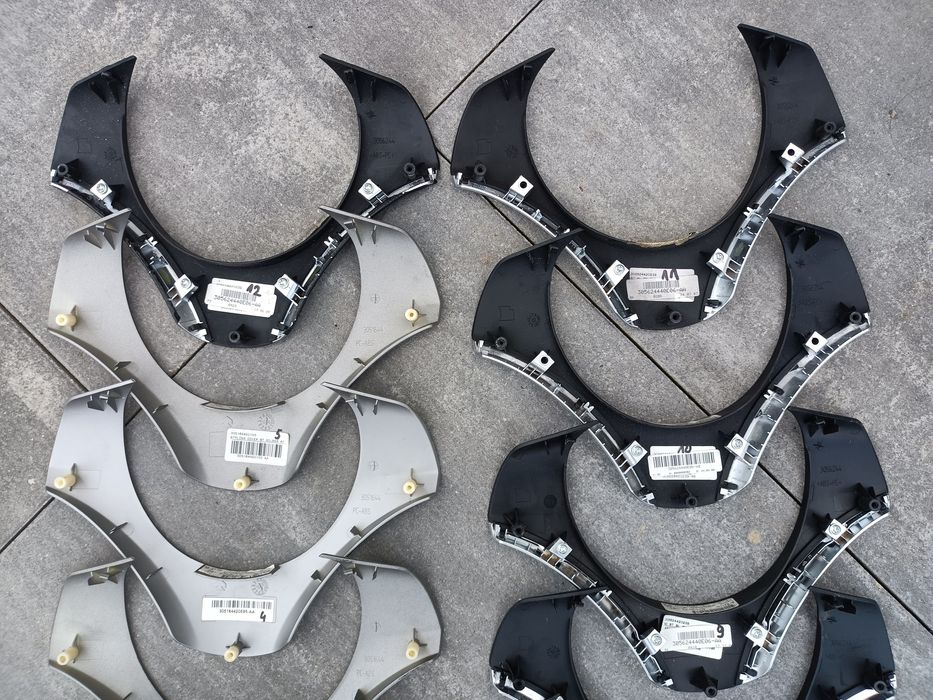 Blenda lera dekor kierownicy Sport BMW E90 E91 E92 E93 E81 E87 E88 X1