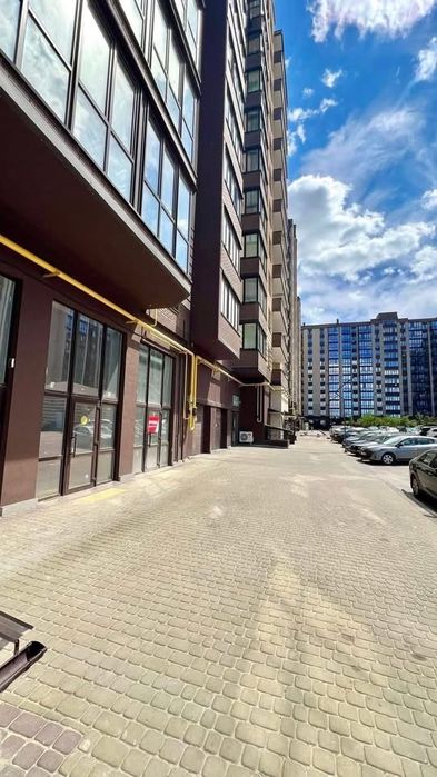 Комерційне приміщення в ЖК Атлант