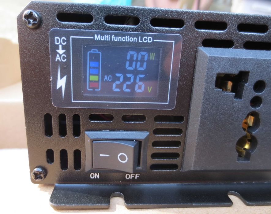 Инвертор для автомобиля 12В - 220В. Преобразователь. синусоида. SUTu