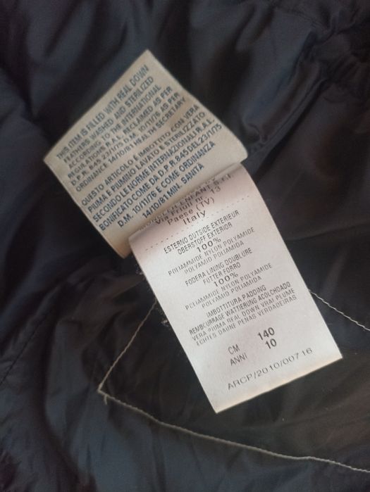 Оригінальний дитячий пуховик Moncler (Розмір 140 / 10 років)
