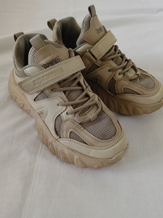 Кросівки демі 36 р.