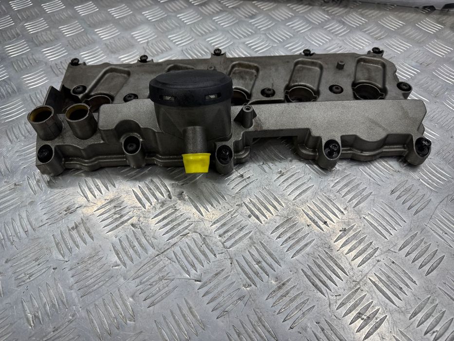Клапанная крышка левая Audi R8 5.2 v10 07L103471L