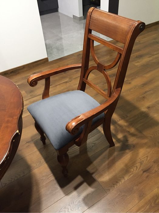 Stół drewniany stylizowany rozsuwany+6 krzeseł