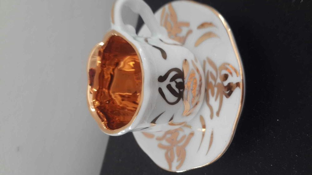 Chávenas pintadas à mão