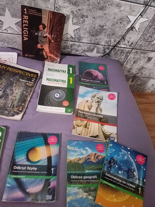 sprzadam ksiazki do 1 i 2 klasy ponadpodstawowej