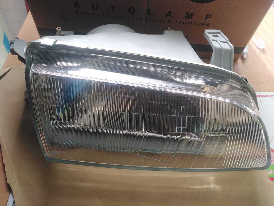 Farol Direito Suzuki Swift de 1989 Novo