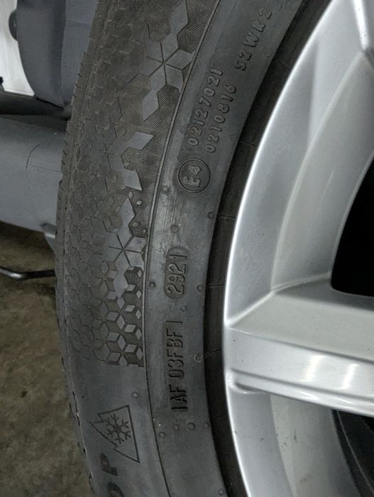 продам комплект колес R17 5X112
CONTINENTAL TS 870 P 215/65R17
Диски