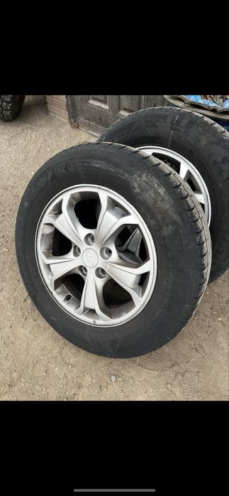 Оригінальні Диски з шинами Hundai Tucson 225/60 r16