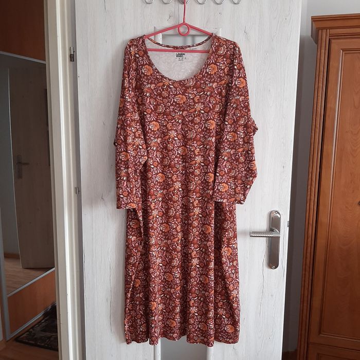 Sukienka około  56/58/60