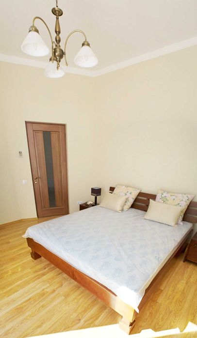 Продам дім у курортній зоні Коблево  245 кв\м 3 Поверхи