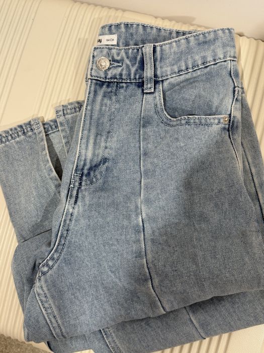 Джинси от бренда Sinsay