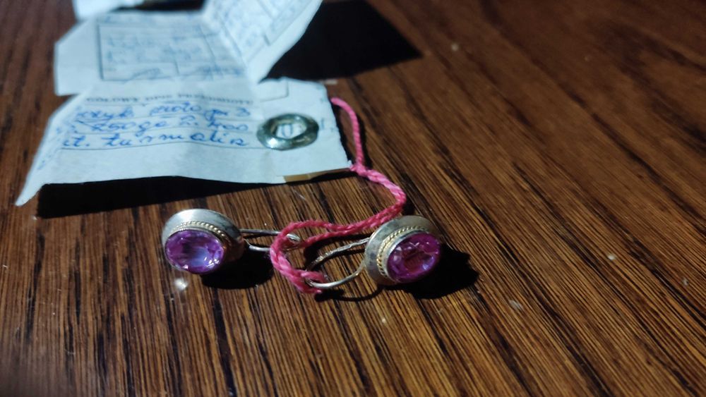 Złote kolczyki z kamieniem_próba 3_złoto 585