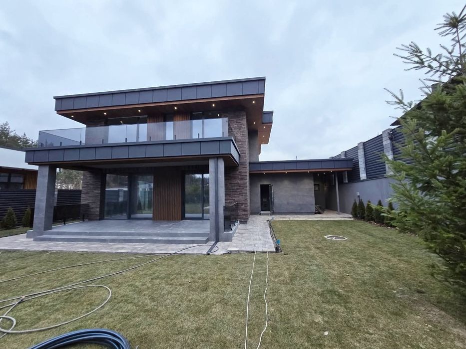 Будинок 280 м2 басейн сауна гараж  2 авто с. Ходосівка поруч Лісники