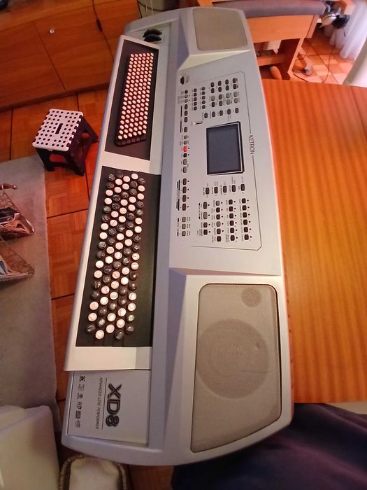 Vendo ketron XD8 a funcionar perfeitamente