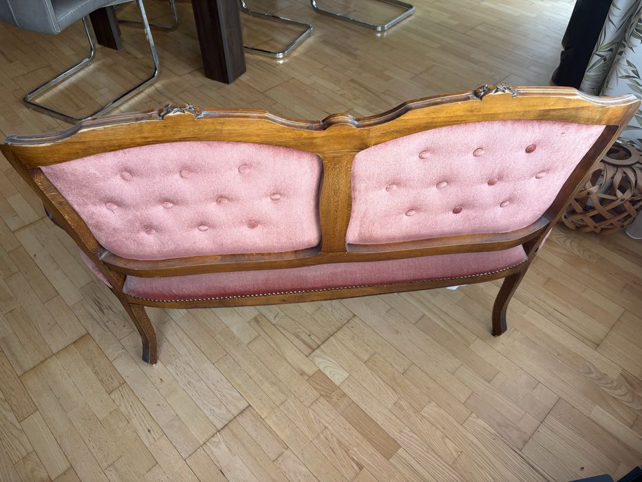 Antyczna  stylowa sofa