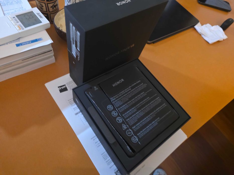 Honor Magic V5 + Extras