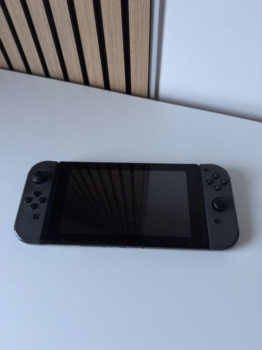 Nintendo Switch – kompletny zestaw