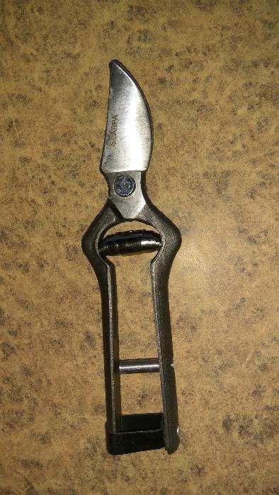 Tesoura da vindima Carpa, nova