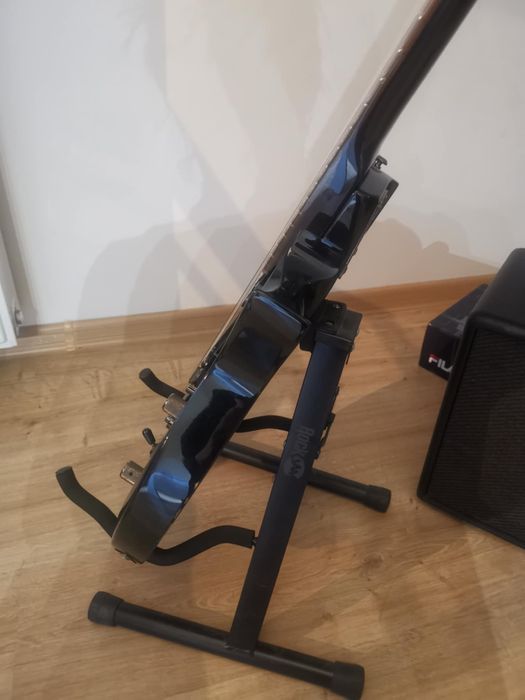 Gitara elektryczna wraz z akcesoriami