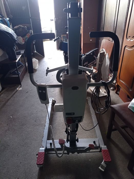 Grua elétrica (elevatória) com arnês