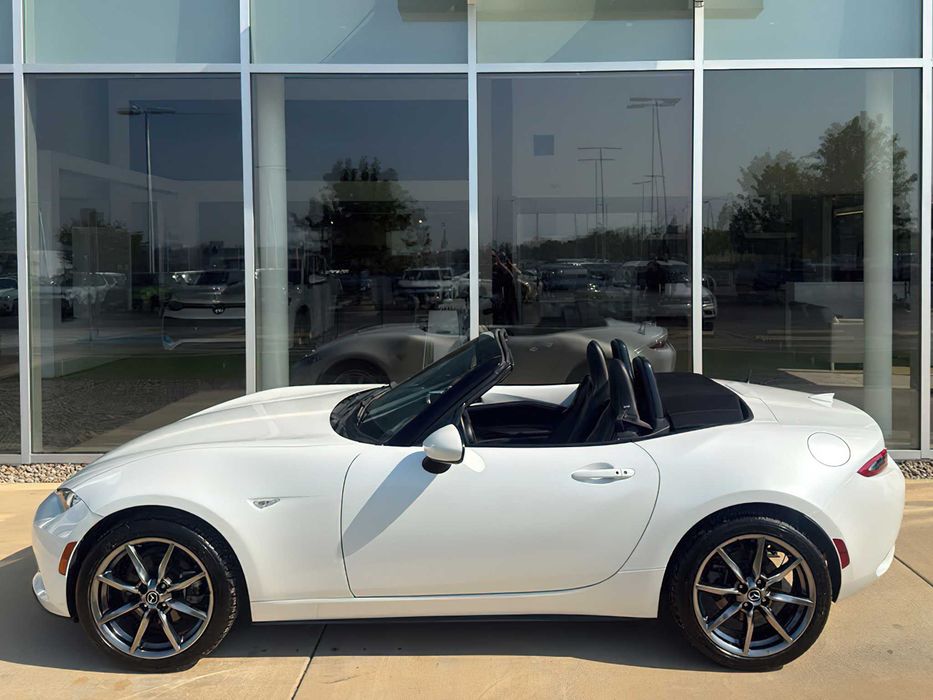 Mazda MX-5 Miata      2021