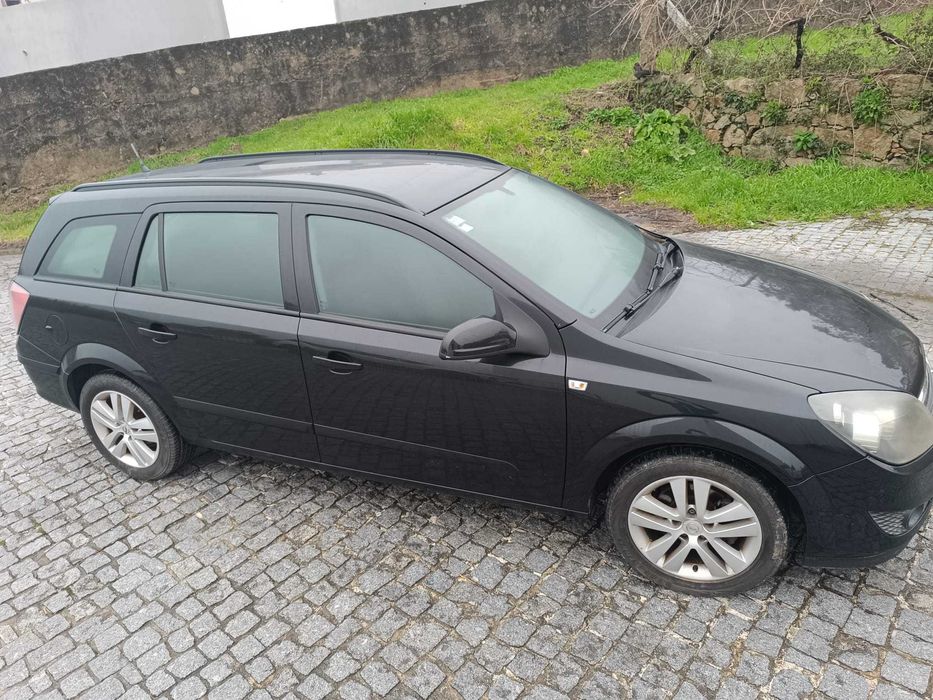 Ofereço á melhor oferta Opel Astra Caravan 1.3 CDTI 2008 Económica e Fiável