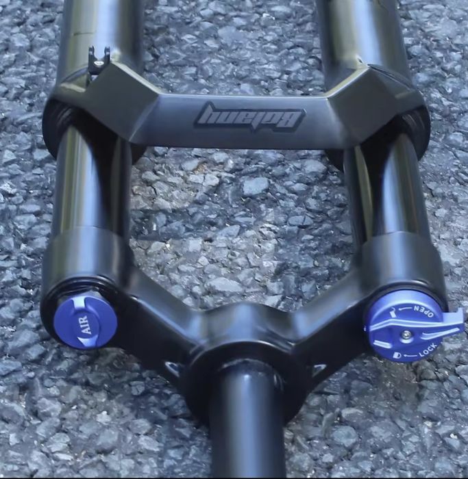 Повітряна вилка Bolany 27.5", 34 мм, хід 140 мм