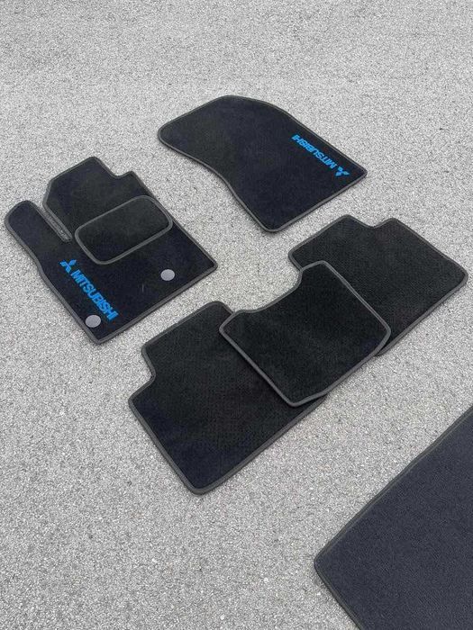 Килими текстильні у салон Міцубісі\ Mitsubishi Outlander 4, 3, 2, 1,XL