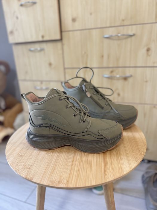 Ботинки зимние женские