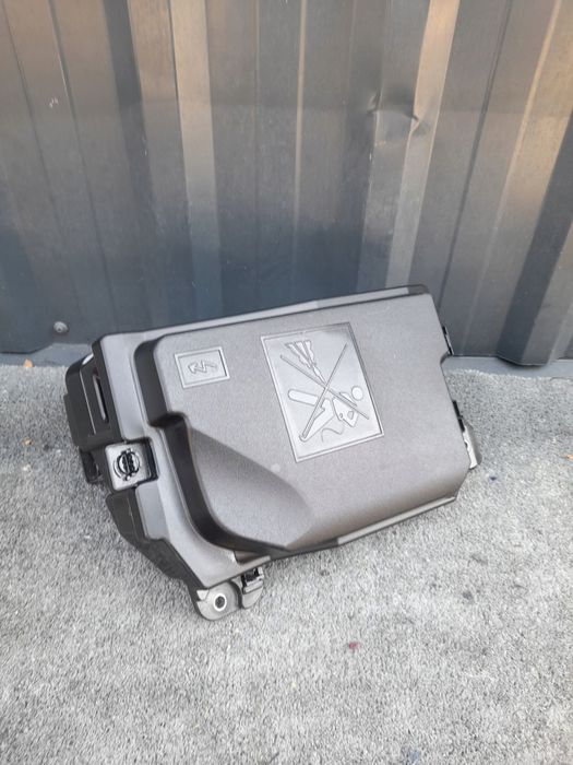 obudowa bezpieczników renault clio v captur ii hybrid