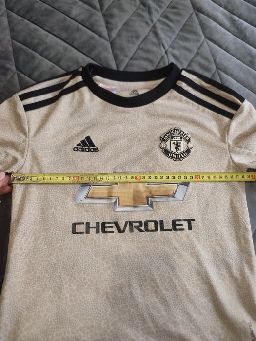 Продам футболку Adidas Manchester United оригінал розмір S в ідеальному стані